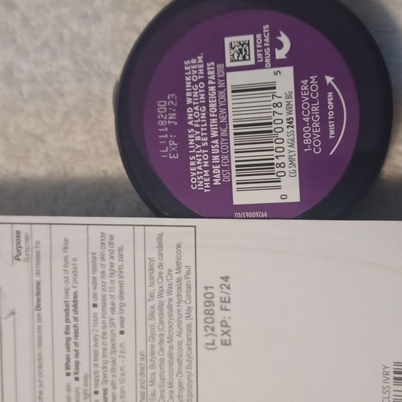 Covergirl-Aqua Smooth Powder Foundation & Simply Ageless Foundation BUND… - Picture 12 of 12